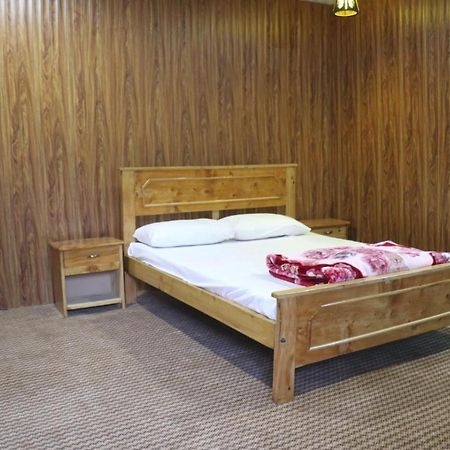 Golden Peak Guest House Гилгит Экстерьер фото