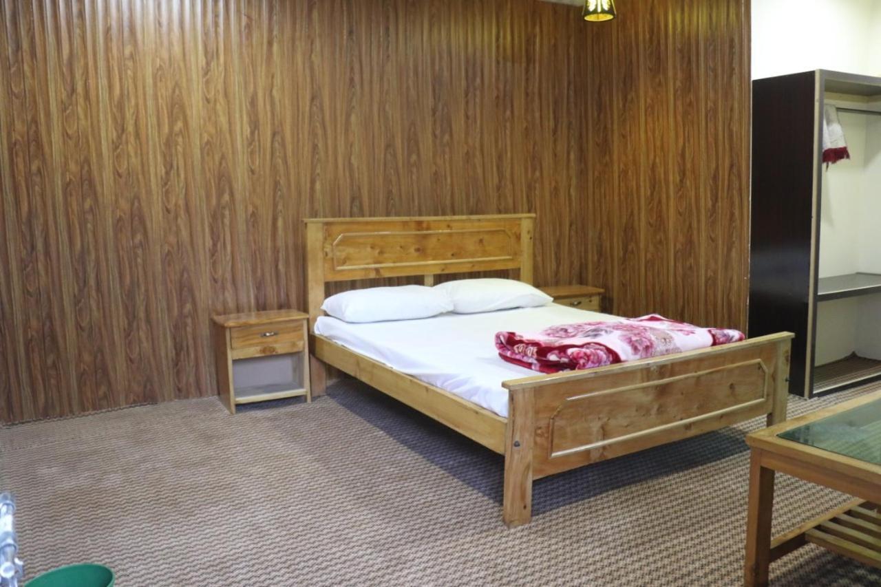 Golden Peak Guest House Гилгит Экстерьер фото