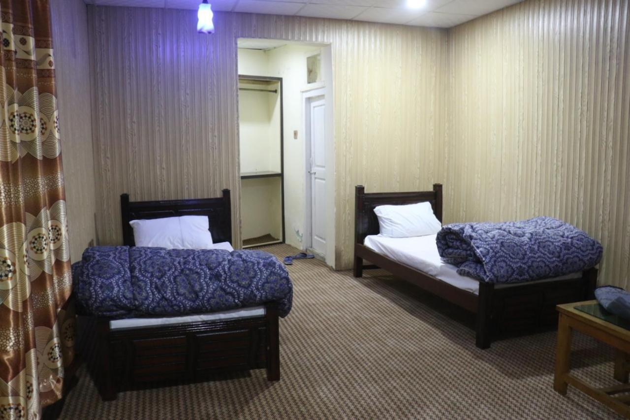 Golden Peak Guest House Гилгит Экстерьер фото