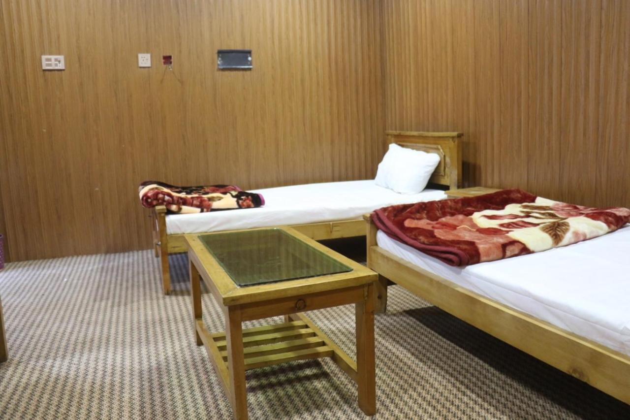 Golden Peak Guest House Гилгит Экстерьер фото