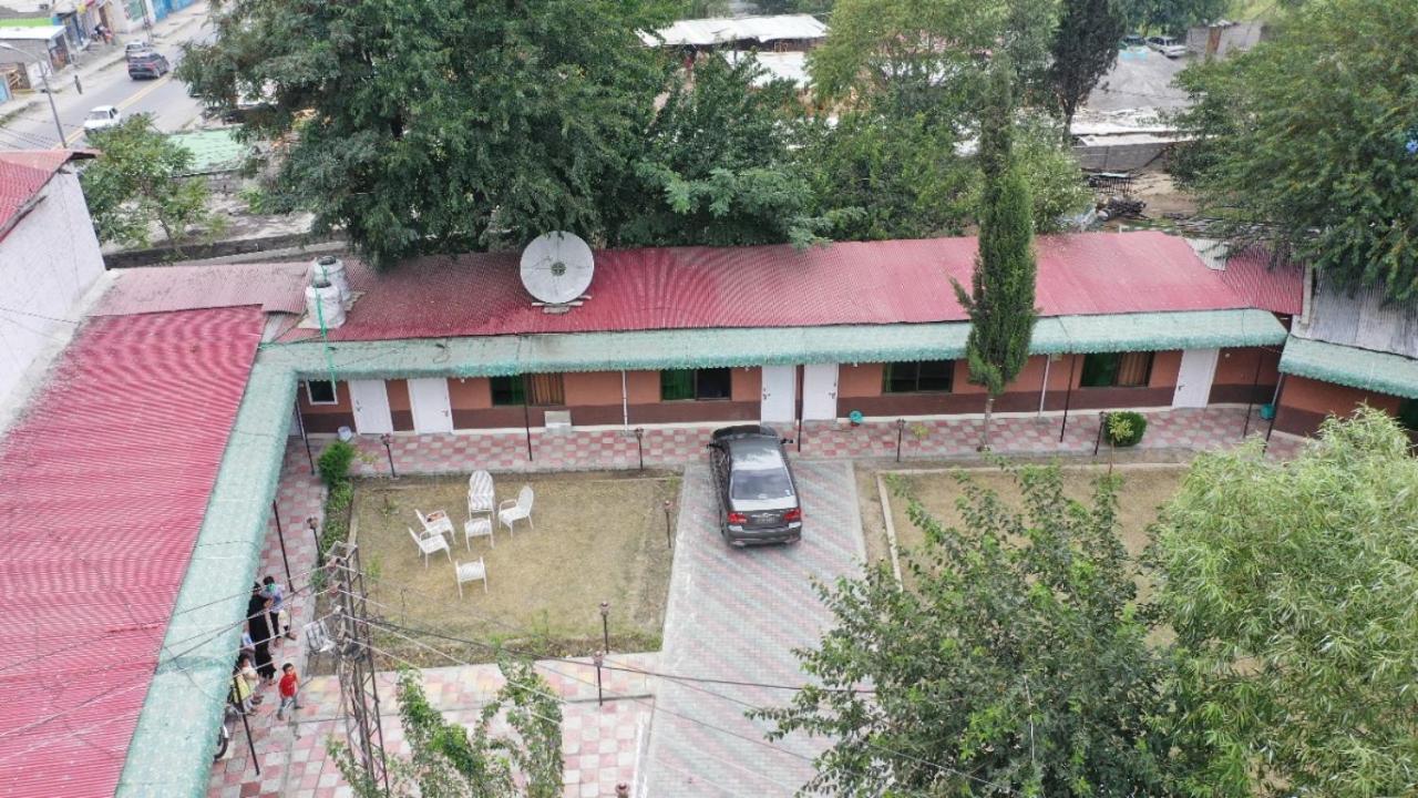 Golden Peak Guest House Гилгит Экстерьер фото